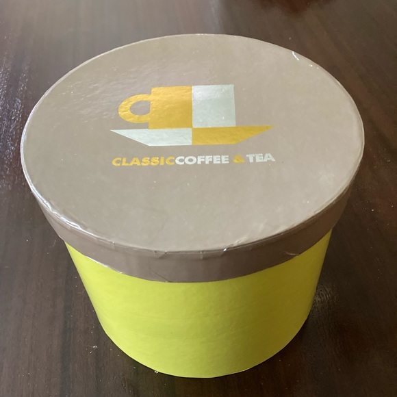 Ceramic teapot with lid and cup & saucer. - Picture 3 of 7